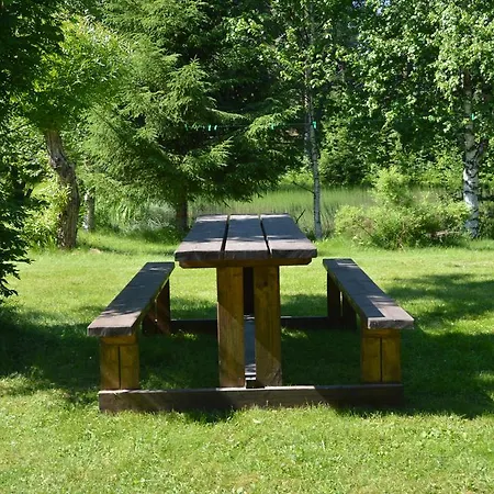 Ravintola Tiilikka فندق