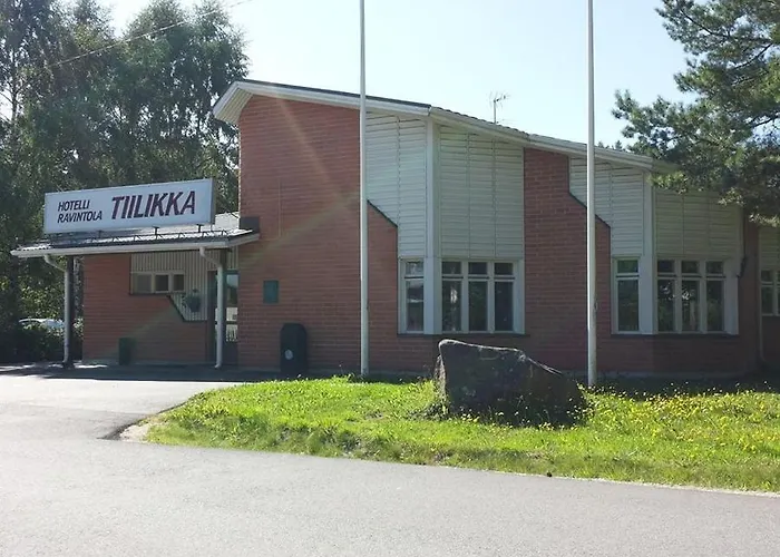 Hotelli Ravintola Tiilikka 2*